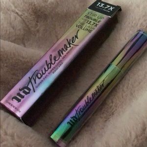 Urban Decay Troublemaker! NIB